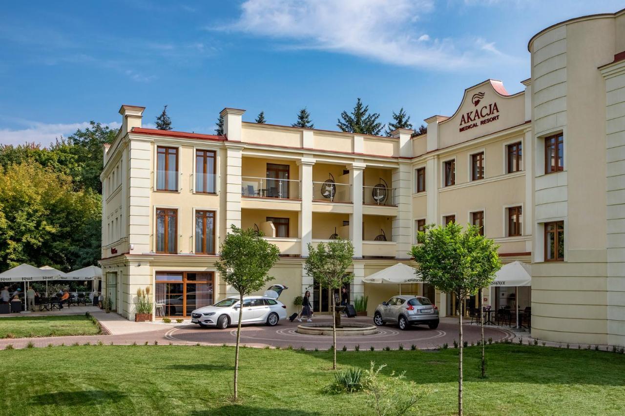 Akacja Medical Resort Цехоцинек Екстериор снимка