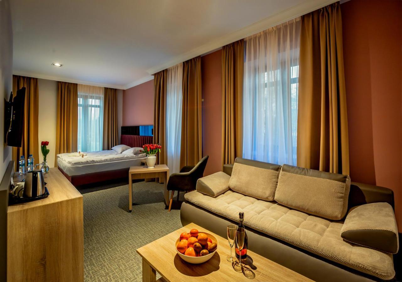 Akacja Medical Resort Цехоцинек Екстериор снимка