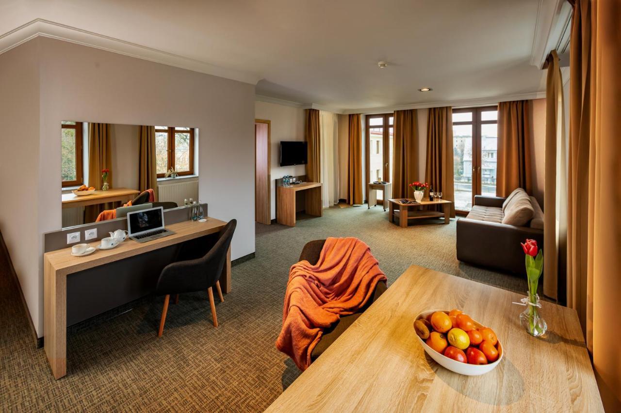 Akacja Medical Resort Цехоцинек Екстериор снимка
