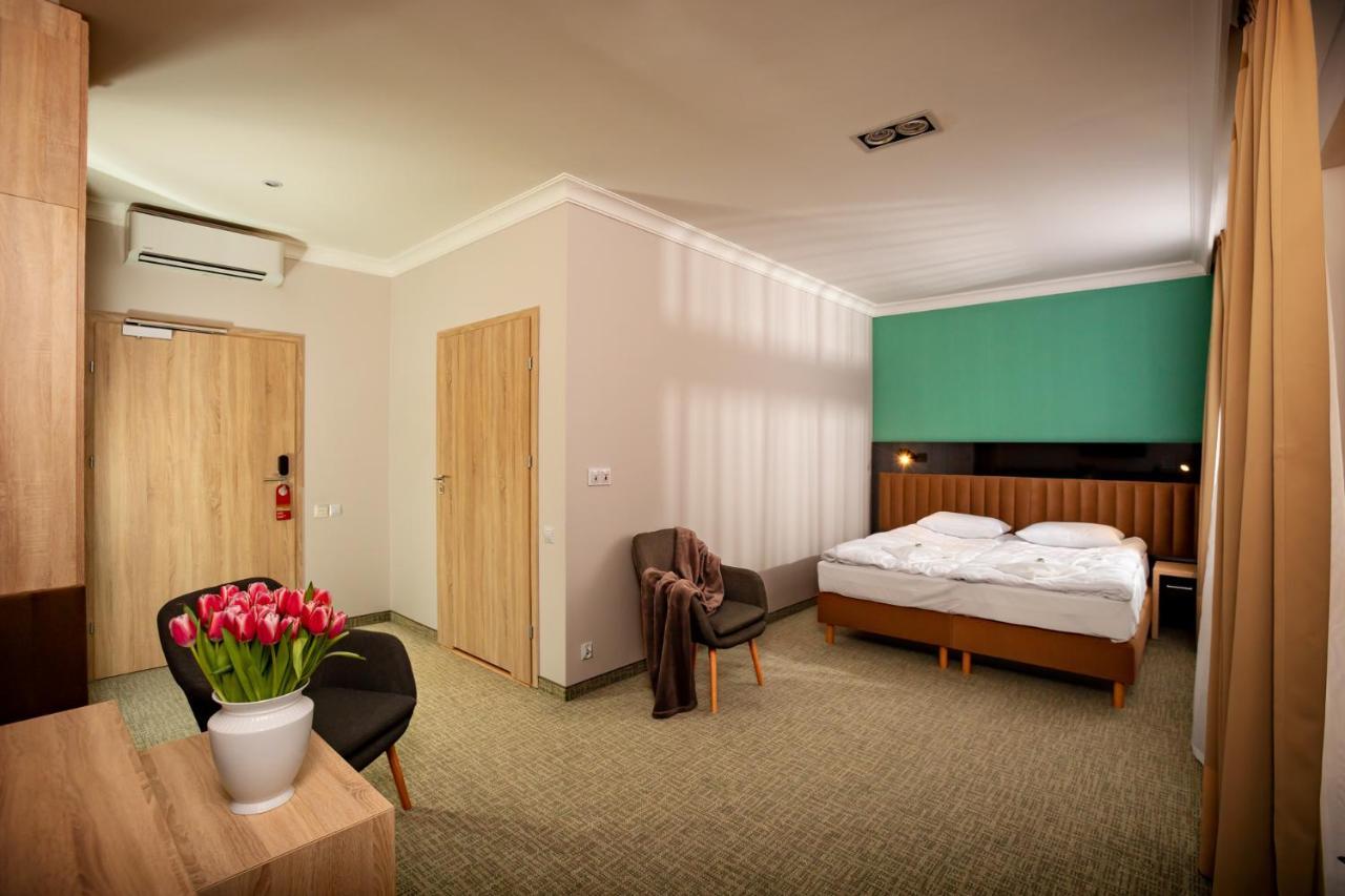 Akacja Medical Resort Цехоцинек Екстериор снимка