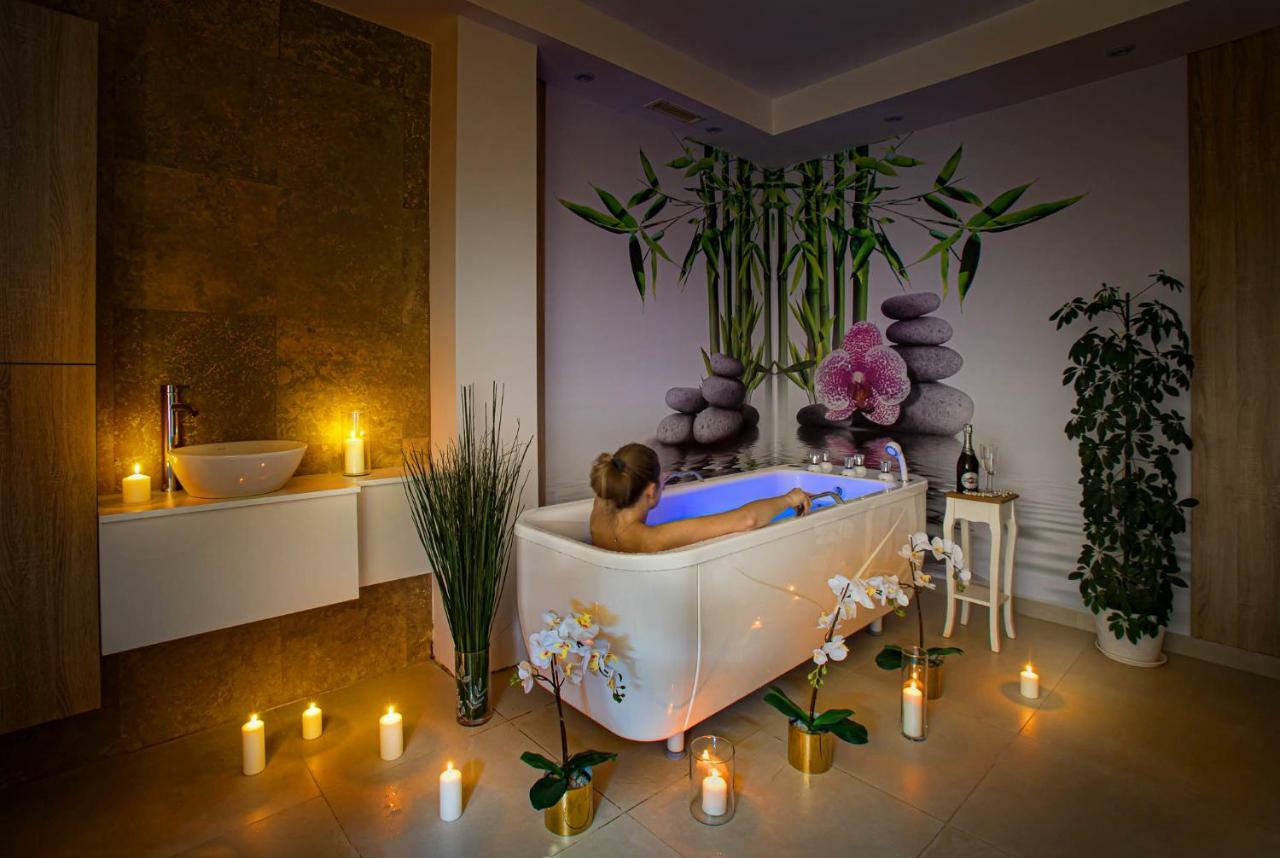 Akacja Medical Resort Цехоцинек Екстериор снимка